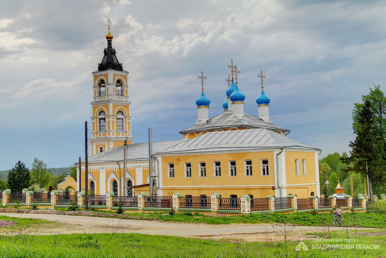 Suvorov_church.jpg