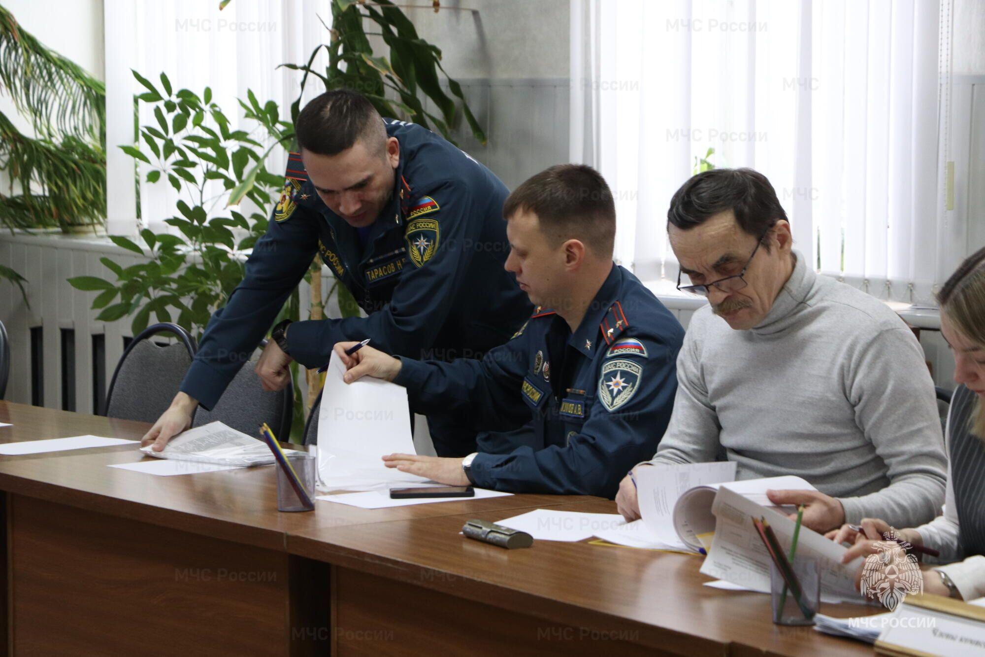 komissiya-gu-mchs-rossii-po-vladimirskoy-oblasti-proveryaet-gotovnost-municipalnyh-obrazovaniy-k-sezonnym-riskam_1772530022623616122.jpg